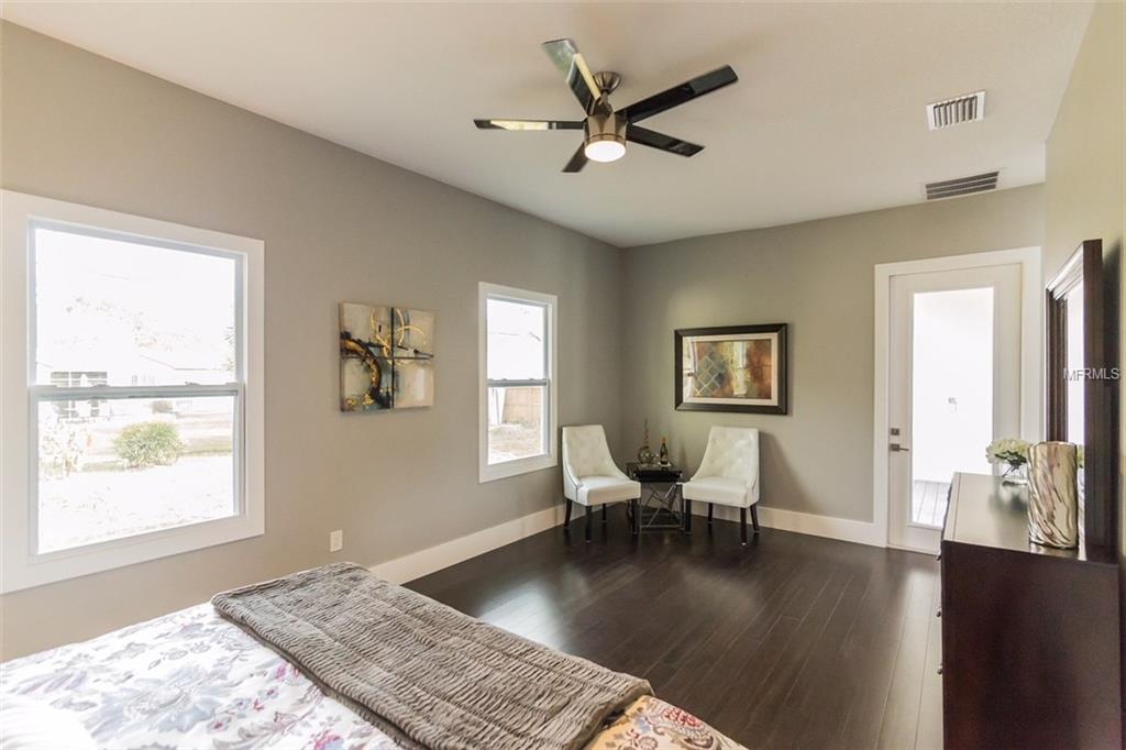 1219 W HARVARD STREET, ORLANDO, Florida 32804, 4 Bedrooms Bedrooms, 10 Rooms Rooms,3 BathroomsBathrooms,Residential,For sale,HARVARD,O5557713