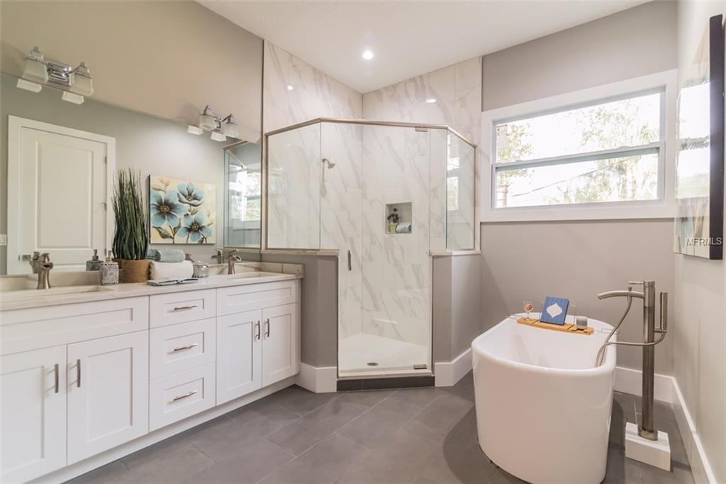 1219 W HARVARD STREET, ORLANDO, Florida 32804, 4 Bedrooms Bedrooms, 10 Rooms Rooms,3 BathroomsBathrooms,Residential,For sale,HARVARD,O5557713