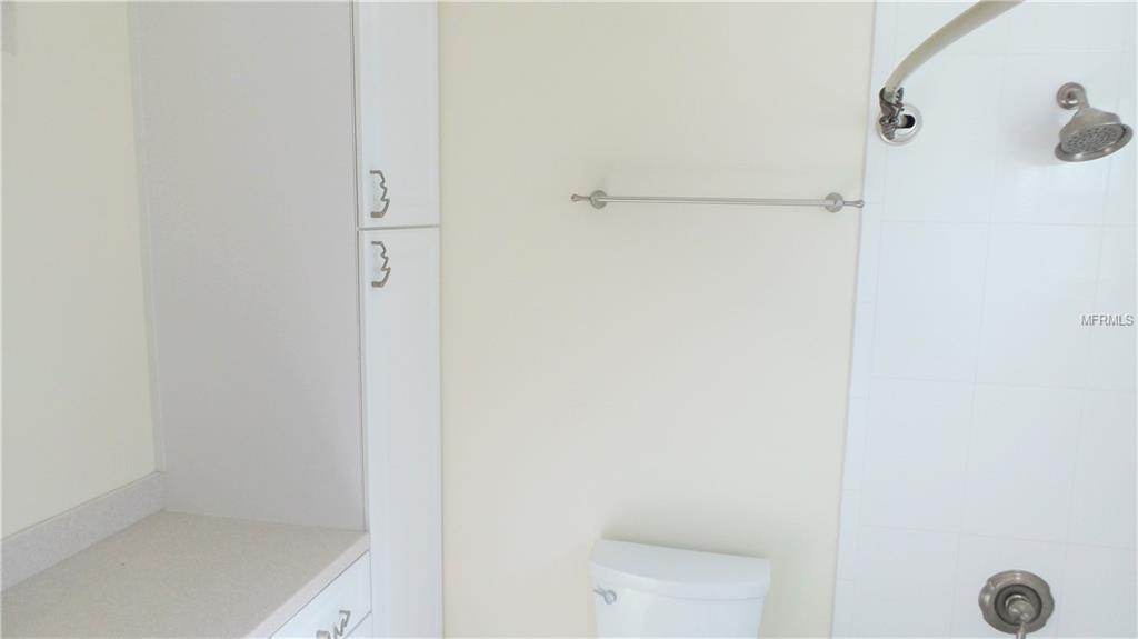 125 NE LINCOLN CIRCLE N, ST PETERSBURG, Florida 33702, 2 Bedrooms Bedrooms, 4 Rooms Rooms,2 BathroomsBathrooms,Residential,For sale,LINCOLN,U7845539