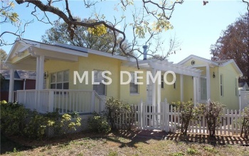 125 NE LINCOLN CIRCLE N, ST PETERSBURG, Florida 33702, 2 Bedrooms Bedrooms, 4 Rooms Rooms,2 BathroomsBathrooms,Residential,For sale,LINCOLN,U7845539