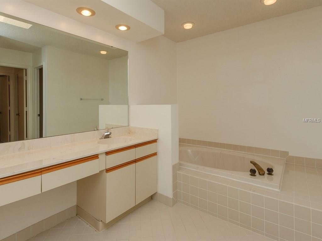 6017 SHORE LINE DRIVE, ORLANDO, Florida 32819, 4 Bedrooms Bedrooms, 5 Rooms Rooms,3 BathroomsBathrooms,Residential,For sale,SHORE LINE,O5559284