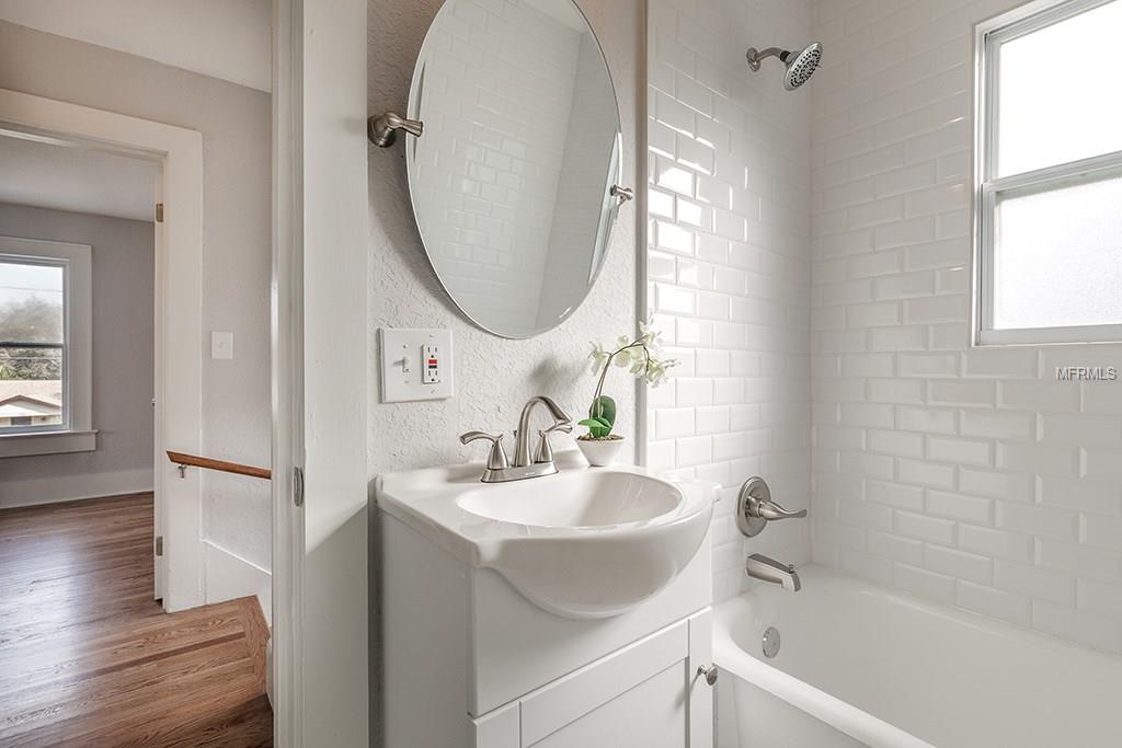 720 W KENTUCKY AVENUE, TAMPA, Florida 33603, 4 Bedrooms Bedrooms, 4 Rooms Rooms,3 BathroomsBathrooms,Residential,For sale,KENTUCKY,U7847344