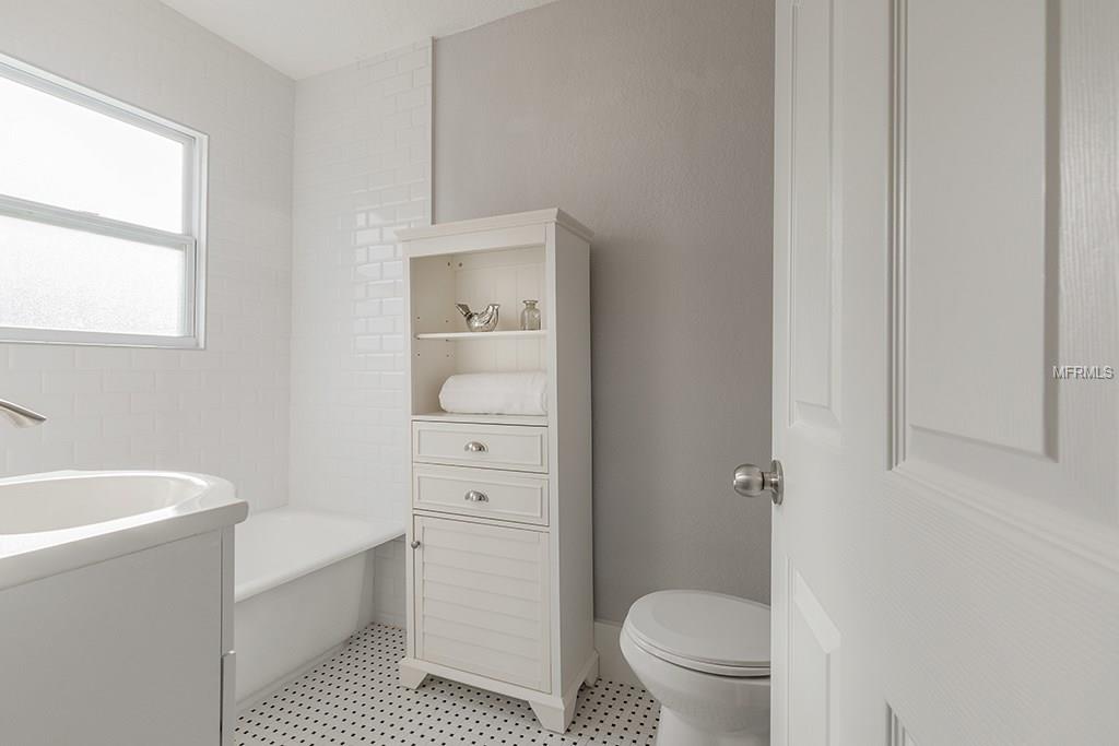 720 W KENTUCKY AVENUE, TAMPA, Florida 33603, 4 Bedrooms Bedrooms, 4 Rooms Rooms,3 BathroomsBathrooms,Residential,For sale,KENTUCKY,U7847344