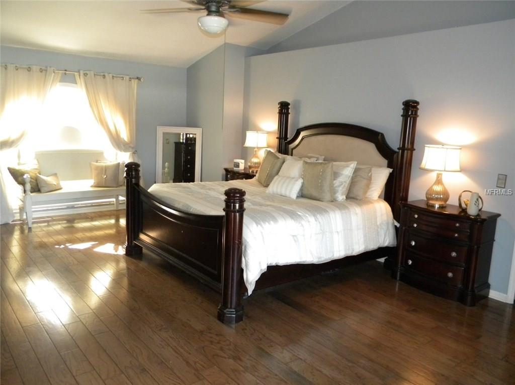 5926 BAYVIEW CIRCLE S, GULFPORT, Florida 33707, 3 Bedrooms Bedrooms, 9 Rooms Rooms,2 BathroomsBathrooms,Residential,For sale,BAYVIEW,U7836587