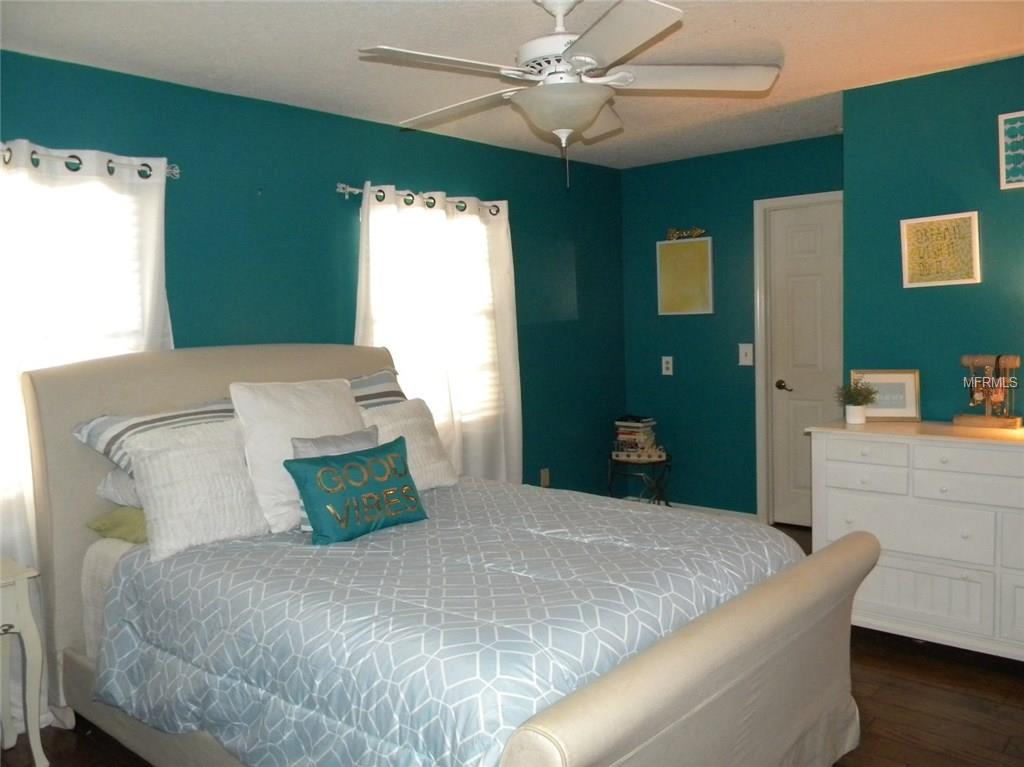 5926 BAYVIEW CIRCLE S, GULFPORT, Florida 33707, 3 Bedrooms Bedrooms, 9 Rooms Rooms,2 BathroomsBathrooms,Residential,For sale,BAYVIEW,U7836587