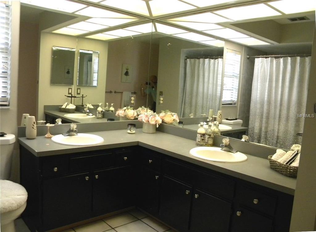 5926 BAYVIEW CIRCLE S, GULFPORT, Florida 33707, 3 Bedrooms Bedrooms, 9 Rooms Rooms,2 BathroomsBathrooms,Residential,For sale,BAYVIEW,U7836587