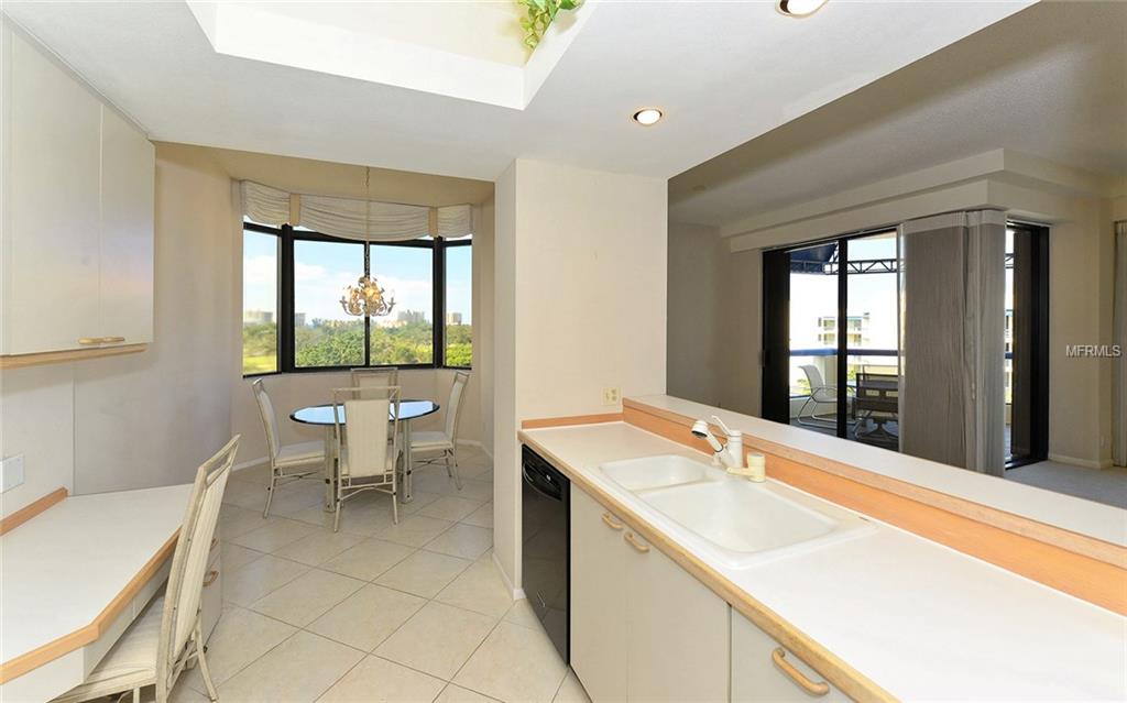 2110 HARBOURSIDE DRIVE, LONGBOAT KEY, Florida 34228, 3 Bedrooms Bedrooms, 8 Rooms Rooms,2 BathroomsBathrooms,Residential,For sale,HARBOURSIDE,A4202777