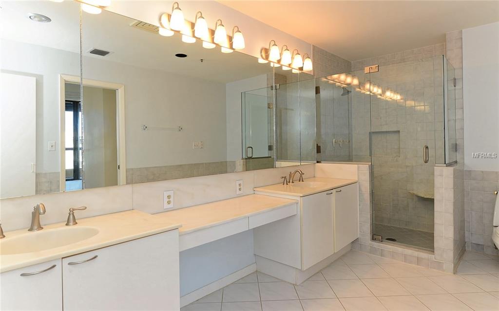 2110 HARBOURSIDE DRIVE, LONGBOAT KEY, Florida 34228, 3 Bedrooms Bedrooms, 8 Rooms Rooms,2 BathroomsBathrooms,Residential,For sale,HARBOURSIDE,A4202777