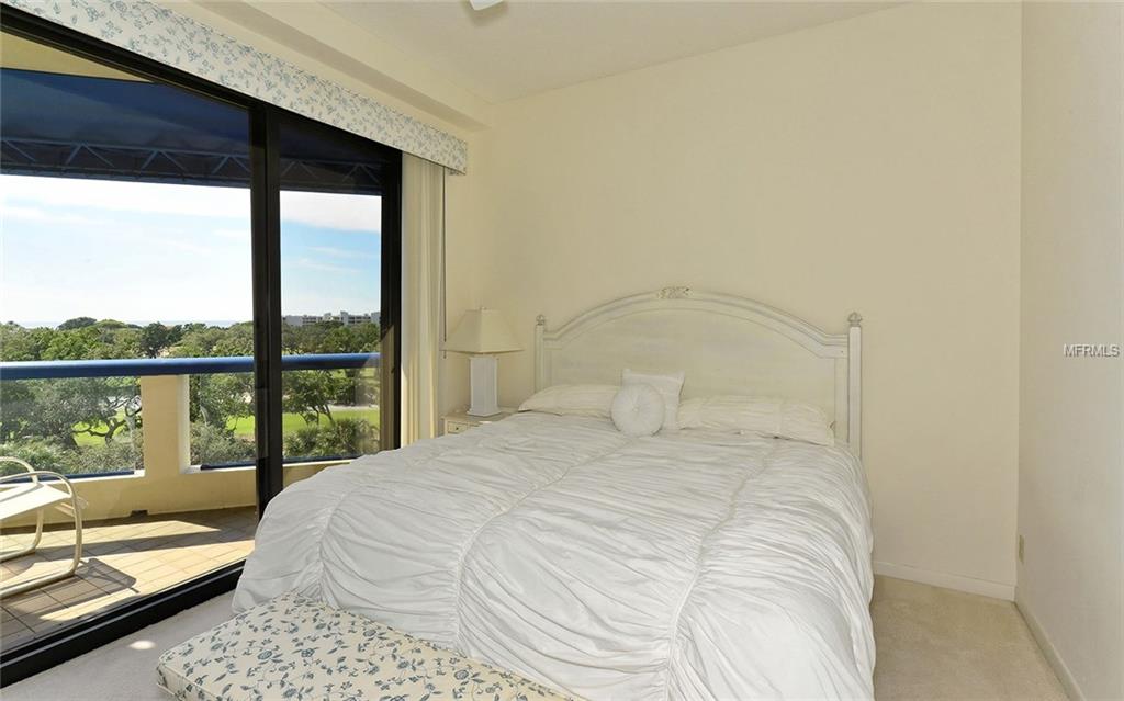 2110 HARBOURSIDE DRIVE, LONGBOAT KEY, Florida 34228, 3 Bedrooms Bedrooms, 8 Rooms Rooms,2 BathroomsBathrooms,Residential,For sale,HARBOURSIDE,A4202777