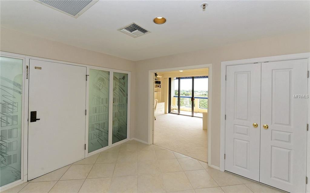 2110 HARBOURSIDE DRIVE, LONGBOAT KEY, Florida 34228, 3 Bedrooms Bedrooms, 8 Rooms Rooms,2 BathroomsBathrooms,Residential,For sale,HARBOURSIDE,A4202777