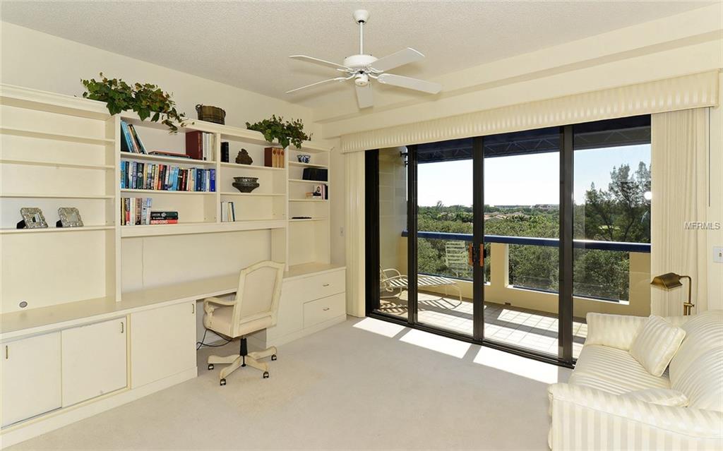 2110 HARBOURSIDE DRIVE, LONGBOAT KEY, Florida 34228, 3 Bedrooms Bedrooms, 8 Rooms Rooms,2 BathroomsBathrooms,Residential,For sale,HARBOURSIDE,A4202777