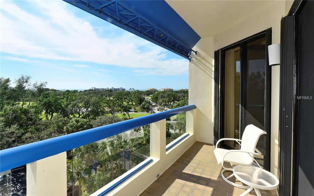 2110 HARBOURSIDE DRIVE, LONGBOAT KEY, Florida 34228, 3 Bedrooms Bedrooms, 8 Rooms Rooms,2 BathroomsBathrooms,Residential,For sale,HARBOURSIDE,A4202777