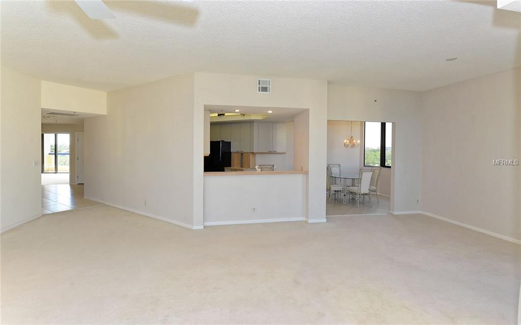 2110 HARBOURSIDE DRIVE, LONGBOAT KEY, Florida 34228, 3 Bedrooms Bedrooms, 8 Rooms Rooms,2 BathroomsBathrooms,Residential,For sale,HARBOURSIDE,A4202777