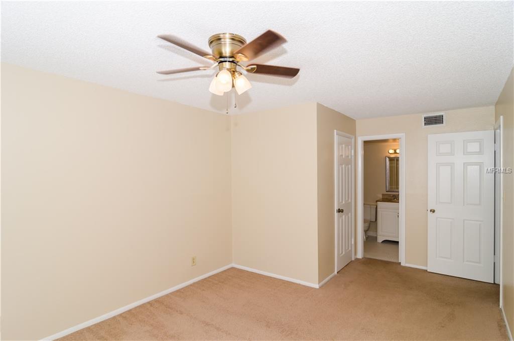 170 SPRINGWOOD CIRCLE, LONGWOOD, Florida 32750, 2 Bedrooms Bedrooms, 6 Rooms Rooms,2 BathroomsBathrooms,Residential,For sale,SPRINGWOOD,O5561327