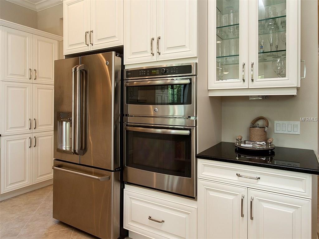 14212 KINGLET TERRACE, LAKEWOOD RANCH, Florida 34202, 3 Bedrooms Bedrooms, 11 Rooms Rooms,2 BathroomsBathrooms,Residential,For sale,KINGLET,A4191978