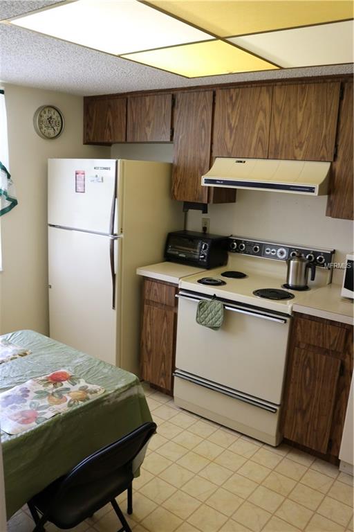 11221 CARRIAGE HILL DRIVE, PORT RICHEY, Florida 34668, 2 Bedrooms Bedrooms, 5 Rooms Rooms,2 BathroomsBathrooms,Residential,For sale,CARRIAGE HILL,W7635283