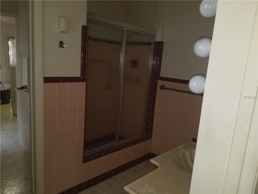 10527 86TH AVENUE, SEMINOLE, Florida 33772, 3 Bedrooms Bedrooms, 6 Rooms Rooms,3 BathroomsBathrooms,Residential,For sale,86TH,U7841070