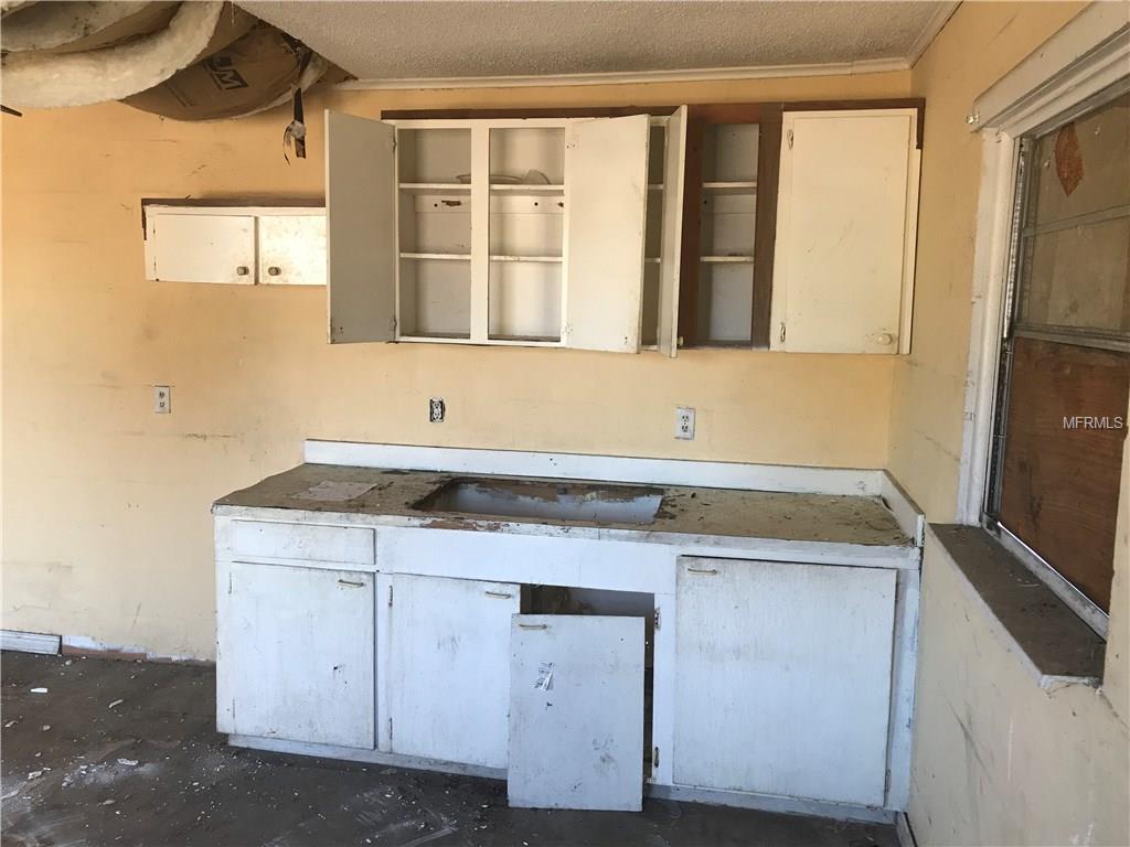 220 FLORIDA AVENUE, DUNDEE, Florida 33838, 5 Bedrooms Bedrooms, 7 Rooms Rooms,2 BathroomsBathrooms,Residential,For sale,FLORIDA,P4718800