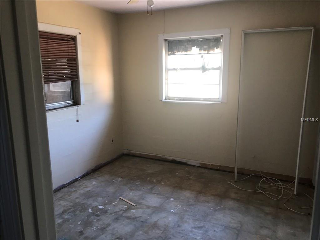 220 FLORIDA AVENUE, DUNDEE, Florida 33838, 5 Bedrooms Bedrooms, 7 Rooms Rooms,2 BathroomsBathrooms,Residential,For sale,FLORIDA,P4718800