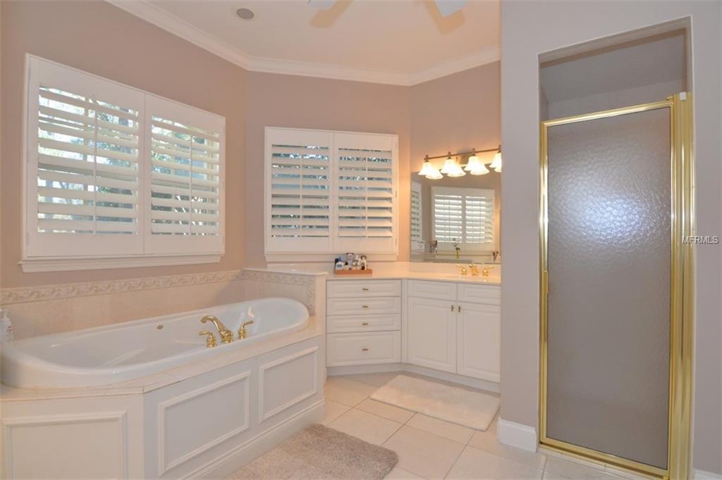 111 BAYTREE COURT, WINTER SPRINGS, Florida 32708, 6 Bedrooms Bedrooms, 11 Rooms Rooms,4 BathroomsBathrooms,Residential,For sale,BAYTREE,O5559293