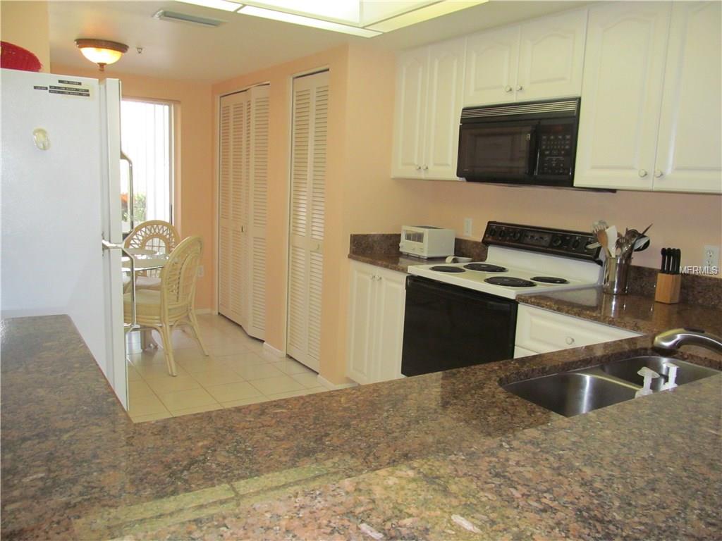 6904 DREWRYS BLUFF, BRADENTON, Florida 34203, 2 Bedrooms Bedrooms, 6 Rooms Rooms,2 BathroomsBathrooms,Residential,For sale,DREWRYS,A4182886