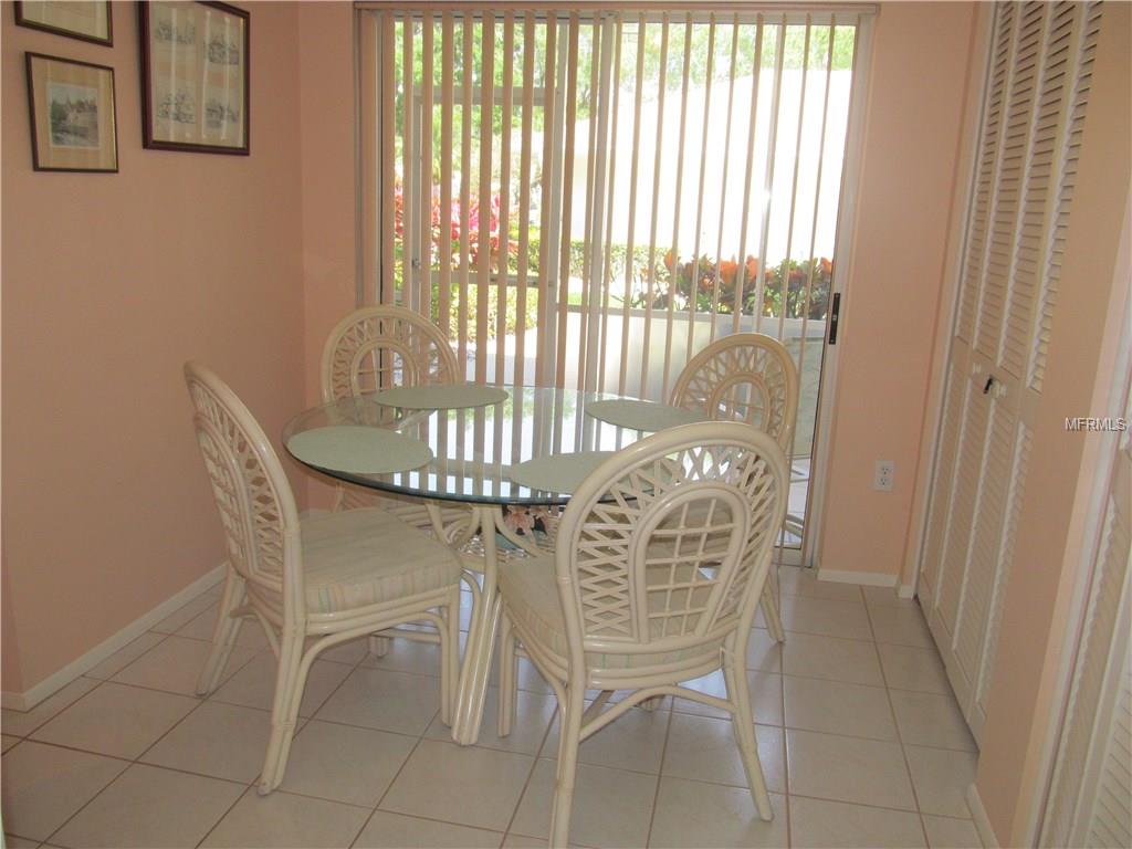 6904 DREWRYS BLUFF, BRADENTON, Florida 34203, 2 Bedrooms Bedrooms, 6 Rooms Rooms,2 BathroomsBathrooms,Residential,For sale,DREWRYS,A4182886