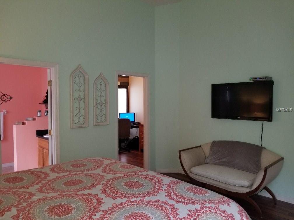 1531 FOX GLEN DRIVE, WINTER SPRINGS, Florida 32708, 4 Bedrooms Bedrooms, 4 Rooms Rooms,2 BathroomsBathrooms,Residential,For sale,FOX GLEN,O5555638