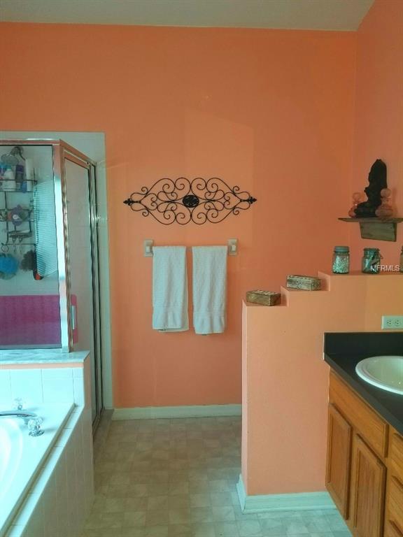 1531 FOX GLEN DRIVE, WINTER SPRINGS, Florida 32708, 4 Bedrooms Bedrooms, 4 Rooms Rooms,2 BathroomsBathrooms,Residential,For sale,FOX GLEN,O5555638