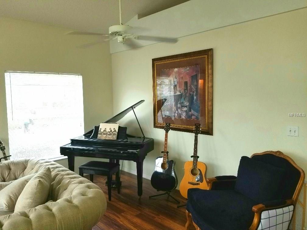 1531 FOX GLEN DRIVE, WINTER SPRINGS, Florida 32708, 4 Bedrooms Bedrooms, 4 Rooms Rooms,2 BathroomsBathrooms,Residential,For sale,FOX GLEN,O5555638