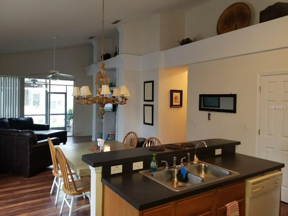 1531 FOX GLEN DRIVE, WINTER SPRINGS, Florida 32708, 4 Bedrooms Bedrooms, 4 Rooms Rooms,2 BathroomsBathrooms,Residential,For sale,FOX GLEN,O5555638