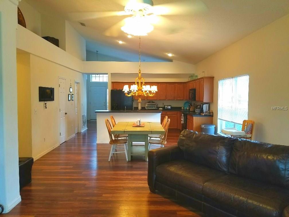 1531 FOX GLEN DRIVE, WINTER SPRINGS, Florida 32708, 4 Bedrooms Bedrooms, 4 Rooms Rooms,2 BathroomsBathrooms,Residential,For sale,FOX GLEN,O5555638