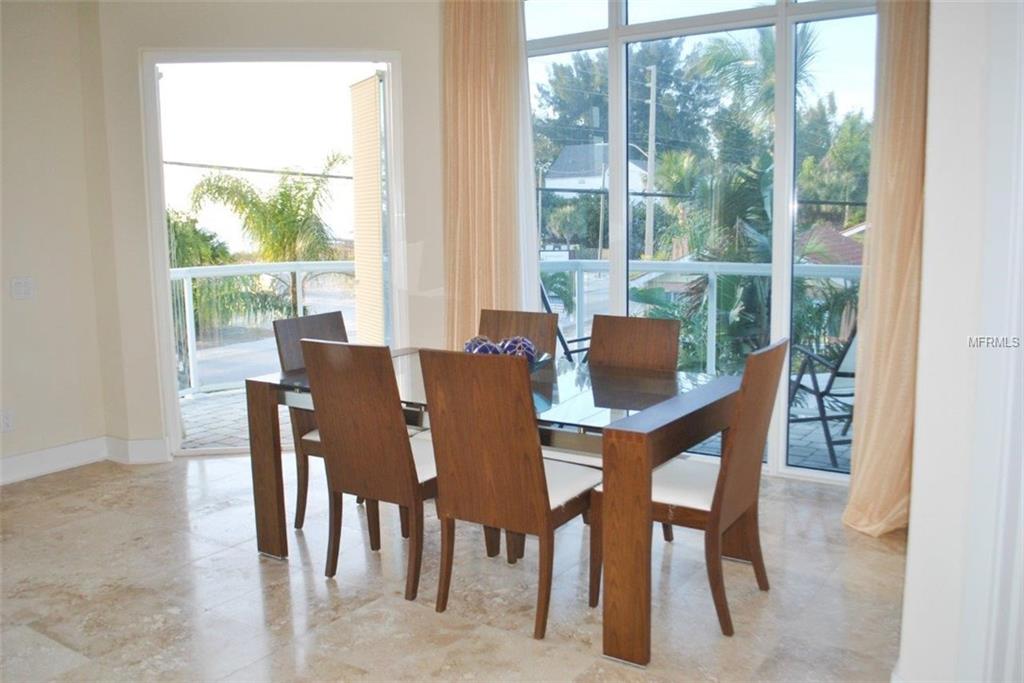 8085 W GULF BOULEVARD, TREASURE ISLAND, Florida 33706, 3 Bedrooms Bedrooms, 5 Rooms Rooms,3 BathroomsBathrooms,Residential,For sale,GULF,U7844410