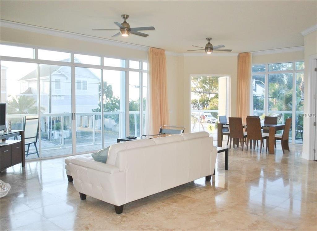 8085 W GULF BOULEVARD, TREASURE ISLAND, Florida 33706, 3 Bedrooms Bedrooms, 5 Rooms Rooms,3 BathroomsBathrooms,Residential,For sale,GULF,U7844410