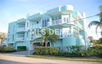 8085 W GULF BOULEVARD, TREASURE ISLAND, Florida 33706, 3 Bedrooms Bedrooms, 5 Rooms Rooms,3 BathroomsBathrooms,Residential,For sale,GULF,U7844410