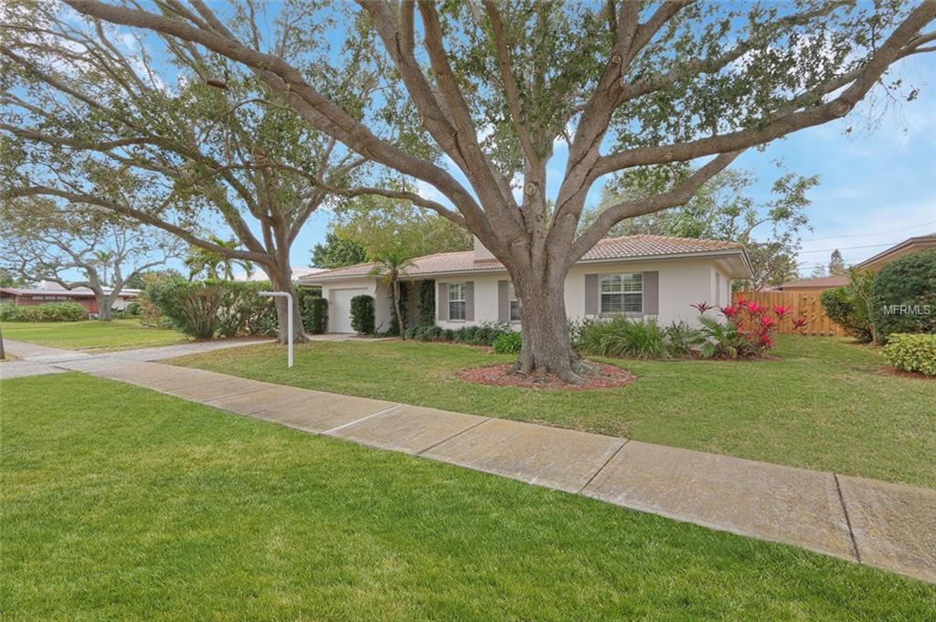 824 NARCISSUS AVENUE, CLEARWATER BEACH, Florida 33767, 2 Bedrooms Bedrooms, 3 Rooms Rooms,2 BathroomsBathrooms,Residential,For sale,NARCISSUS,U7845547