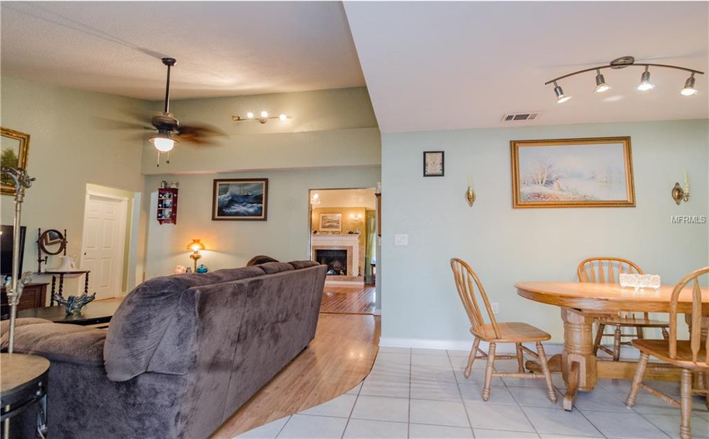 1113 CINNAMON WAY E, LAKELAND, Florida 33801, 3 Bedrooms Bedrooms, 8 Rooms Rooms,2 BathroomsBathrooms,Residential,For sale,CINNAMON,L4725383