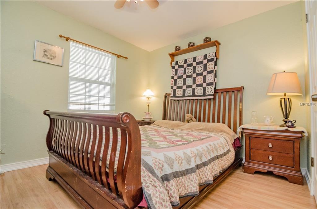 1113 CINNAMON WAY E, LAKELAND, Florida 33801, 3 Bedrooms Bedrooms, 8 Rooms Rooms,2 BathroomsBathrooms,Residential,For sale,CINNAMON,L4725383