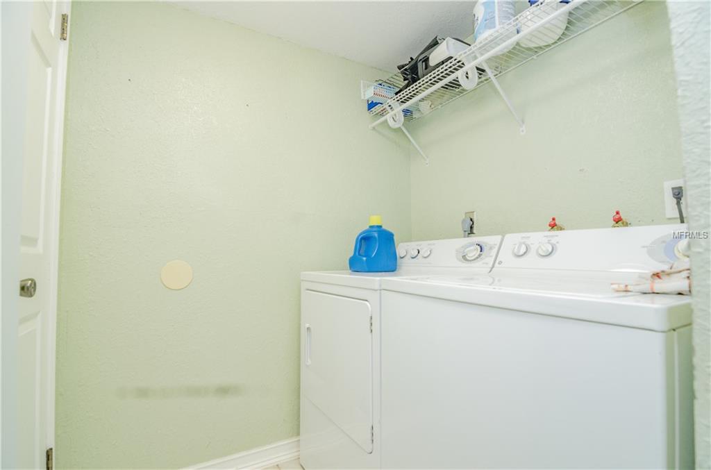 1113 CINNAMON WAY E, LAKELAND, Florida 33801, 3 Bedrooms Bedrooms, 8 Rooms Rooms,2 BathroomsBathrooms,Residential,For sale,CINNAMON,L4725383