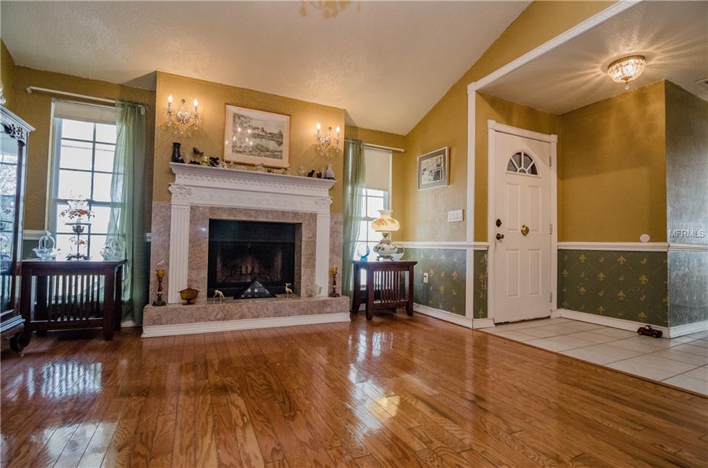 1113 CINNAMON WAY E, LAKELAND, Florida 33801, 3 Bedrooms Bedrooms, 8 Rooms Rooms,2 BathroomsBathrooms,Residential,For sale,CINNAMON,L4725383