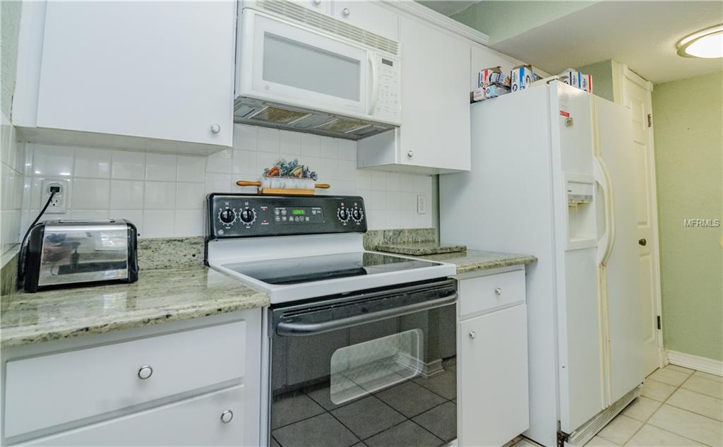 1113 CINNAMON WAY E, LAKELAND, Florida 33801, 3 Bedrooms Bedrooms, 8 Rooms Rooms,2 BathroomsBathrooms,Residential,For sale,CINNAMON,L4725383