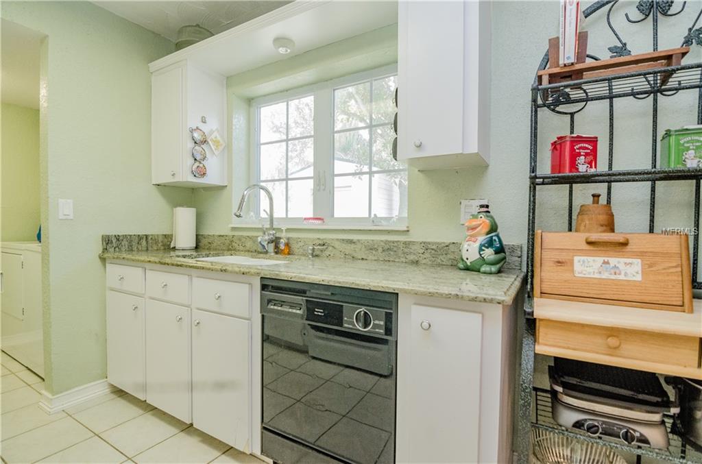 1113 CINNAMON WAY E, LAKELAND, Florida 33801, 3 Bedrooms Bedrooms, 8 Rooms Rooms,2 BathroomsBathrooms,Residential,For sale,CINNAMON,L4725383