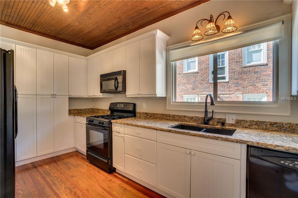 815 E CONCORD STREET, ORLANDO, Florida 32803, 2 Bedrooms Bedrooms, 6 Rooms Rooms,1 BathroomBathrooms,Residential,For sale,CONCORD,O5560717