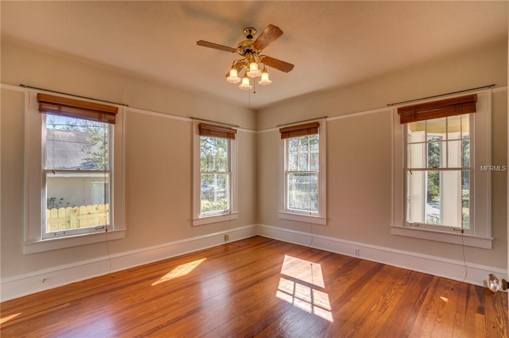 815 E CONCORD STREET, ORLANDO, Florida 32803, 2 Bedrooms Bedrooms, 6 Rooms Rooms,1 BathroomBathrooms,Residential,For sale,CONCORD,O5560717