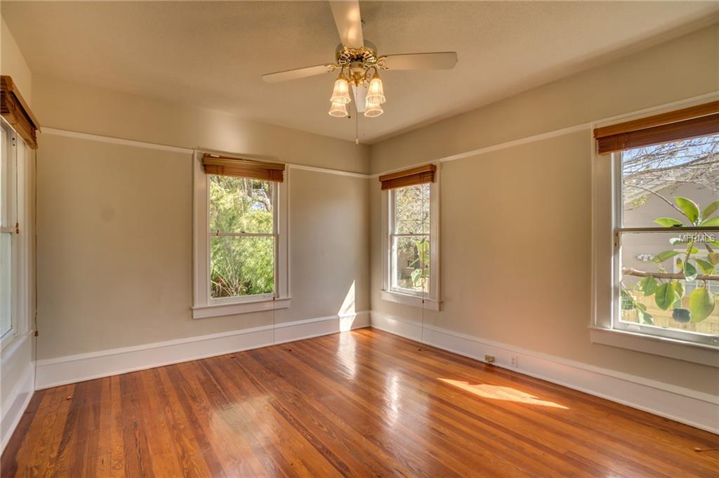 815 E CONCORD STREET, ORLANDO, Florida 32803, 2 Bedrooms Bedrooms, 6 Rooms Rooms,1 BathroomBathrooms,Residential,For sale,CONCORD,O5560717