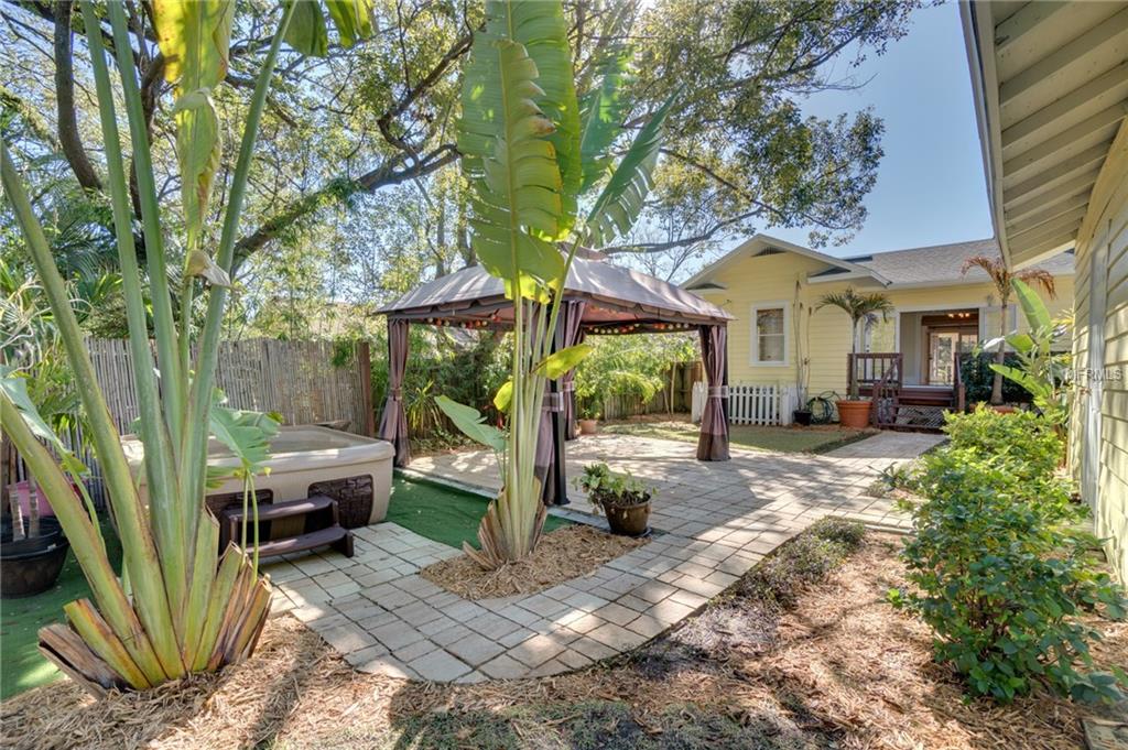 815 E CONCORD STREET, ORLANDO, Florida 32803, 2 Bedrooms Bedrooms, 6 Rooms Rooms,1 BathroomBathrooms,Residential,For sale,CONCORD,O5560717