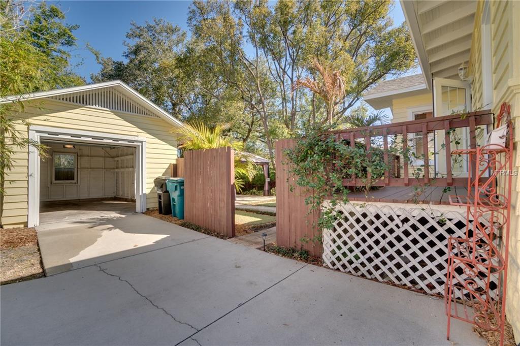 815 E CONCORD STREET, ORLANDO, Florida 32803, 2 Bedrooms Bedrooms, 6 Rooms Rooms,1 BathroomBathrooms,Residential,For sale,CONCORD,O5560717