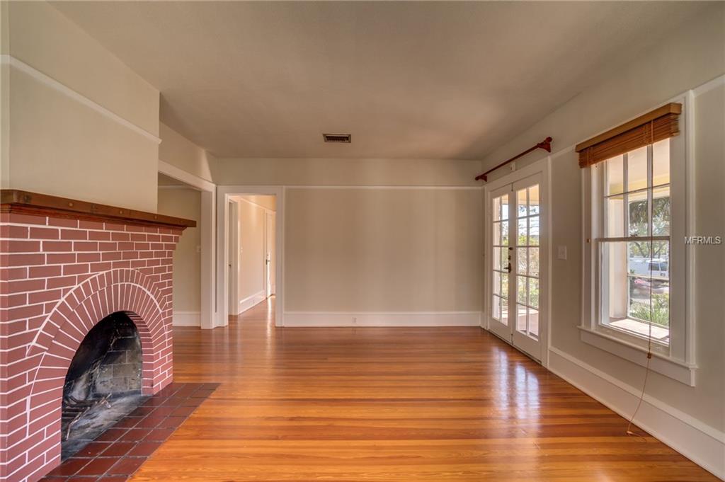 815 E CONCORD STREET, ORLANDO, Florida 32803, 2 Bedrooms Bedrooms, 6 Rooms Rooms,1 BathroomBathrooms,Residential,For sale,CONCORD,O5560717