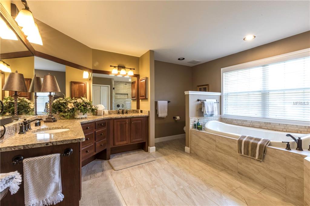 7375 MILLBROOK OAKS DR, LAKELAND, Florida 33813, 5 Bedrooms Bedrooms, 11 Rooms Rooms,4 BathroomsBathrooms,Residential,For sale,MILLBROOK OAKS DR,L4725478