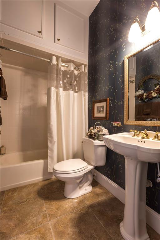 7375 MILLBROOK OAKS DR, LAKELAND, Florida 33813, 5 Bedrooms Bedrooms, 11 Rooms Rooms,4 BathroomsBathrooms,Residential,For sale,MILLBROOK OAKS DR,L4725478