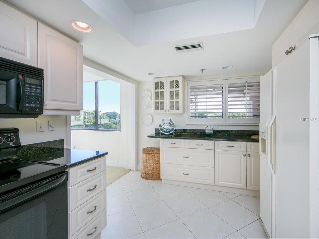 1445 GULF OF MEXICO DRIVE, LONGBOAT KEY, Florida 34228, 2 Bedrooms Bedrooms, 7 Rooms Rooms,2 BathroomsBathrooms,Residential,For sale,GULF OF MEXICO,A4192056